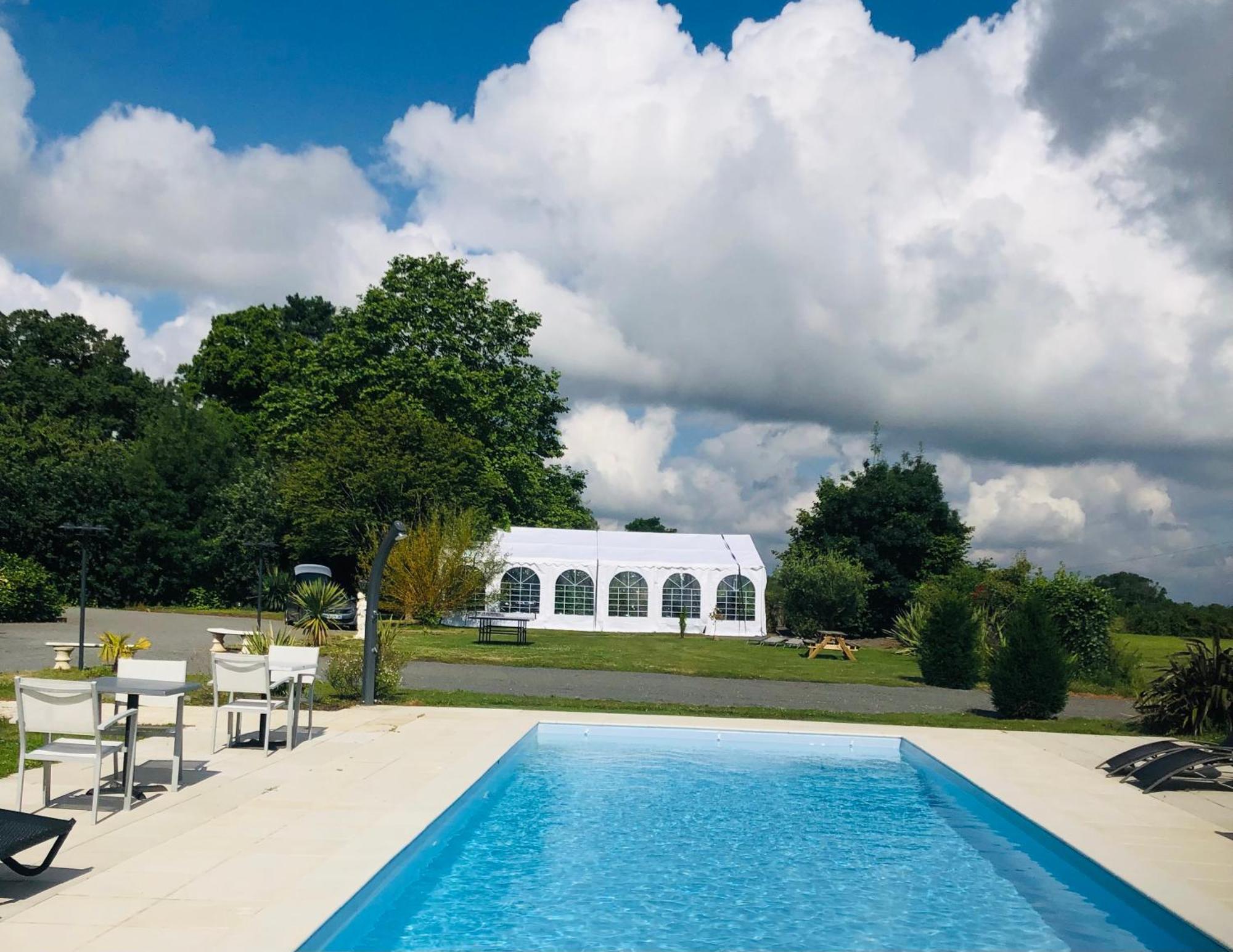 Hotel Particulier Chateau Des Marais Proximite Et Vue Sur Le Lac De Grand Lieu Saint-Philbert-de-Grand-Lieu Kültér fotó